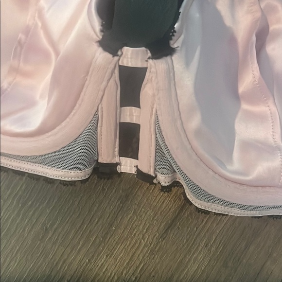 NWT Victorias secret Black and pink Bra 34D - Picture 5 of 5